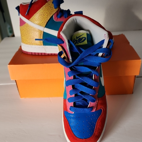 Colorful SUEDEHigh-Top Sneakers NIKE SNEAKERS. - Picture 2 of 3